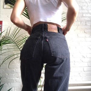 🚫SOLD🚫 VINTAGE LEVIS 550 size 27/28